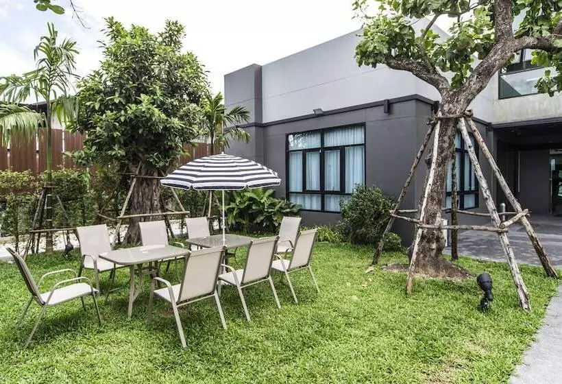 Cresco Hotel Buriram
