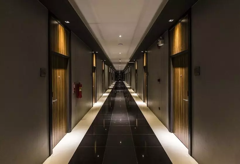 Cresco Hotel Buriram