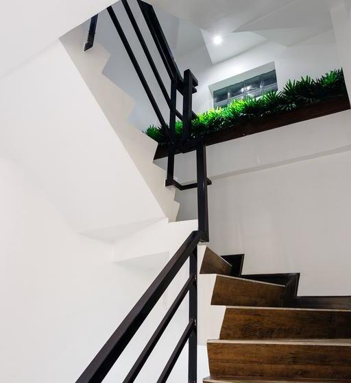 בית מלון כפרי Nest Nano Suites Poblacion   Makati