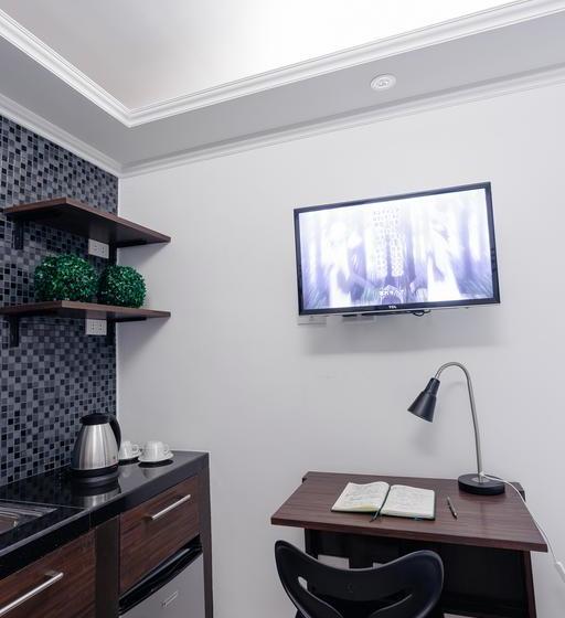 בית מלון כפרי Nest Nano Suites Poblacion   Makati