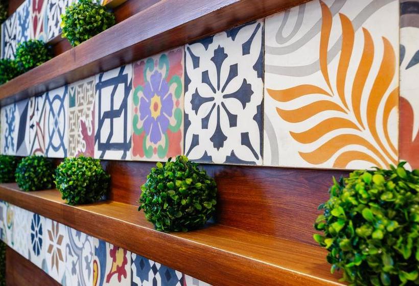 בית מלון כפרי Nest Nano Suites Poblacion   Makati