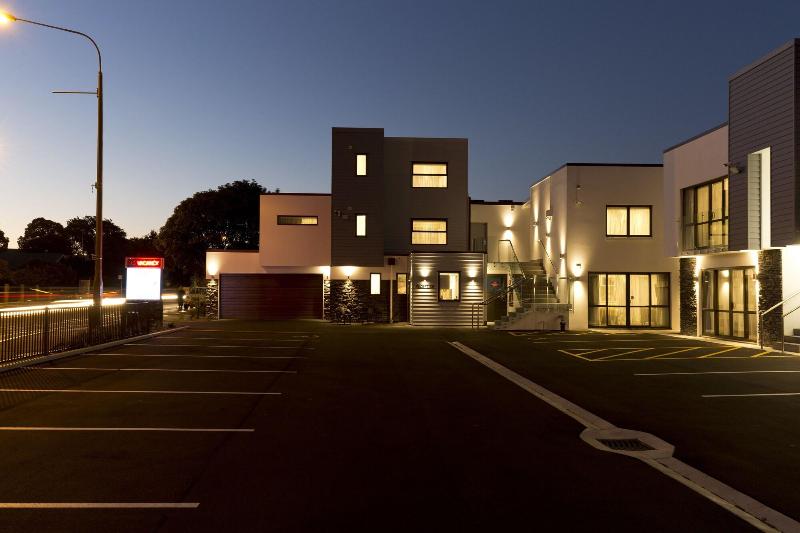 2 On Whiteleigh And 239 On Lincoln Motel