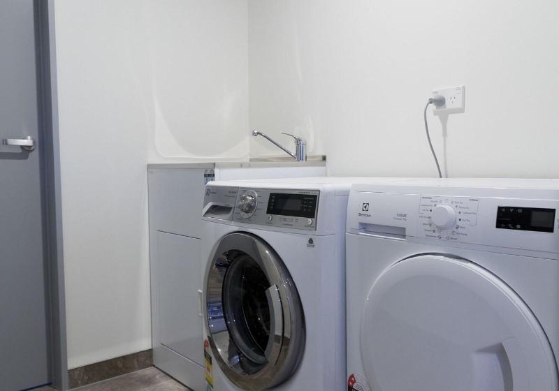 2 On Whiteleigh And 239 On Lincoln Motel