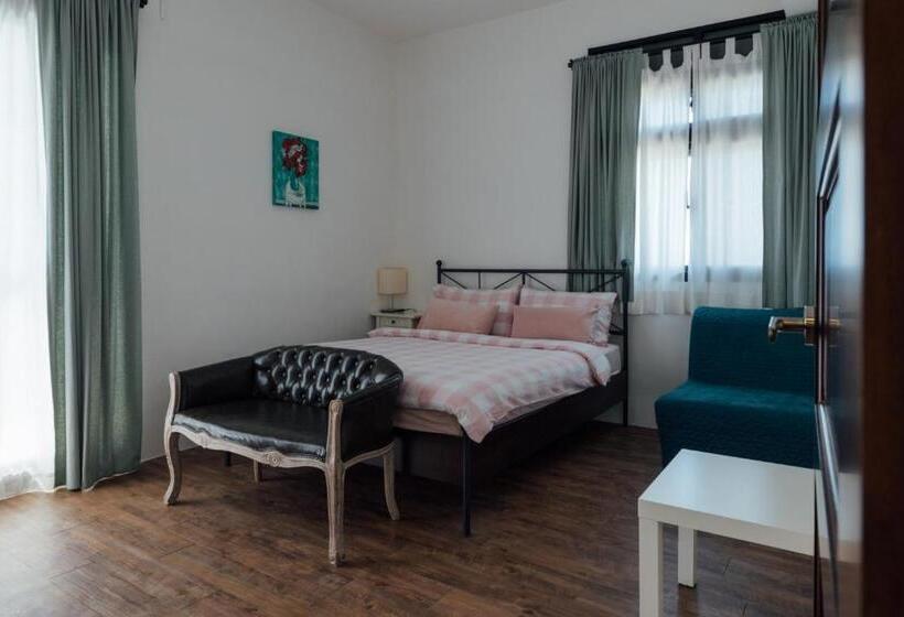 هاستل 5963 Turn Right B&b