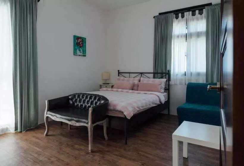 هاستل 5963 Turn Right B&b