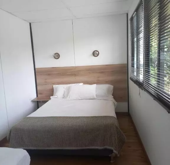ユースホステル Star Center Hotel Boutique, Centro De Entrenamiento Deportivo Y Conveniencias A Dos Pasos Del Aeropu