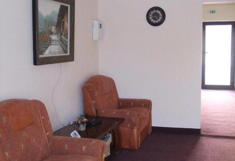 هاستل Pensiunea Hanami