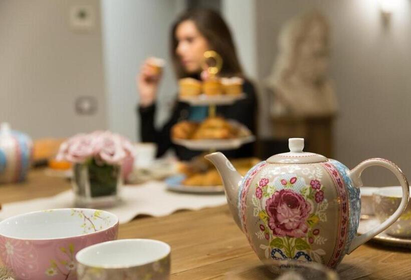 تختخواب و صبحانه Il Duomo Luxury Suite