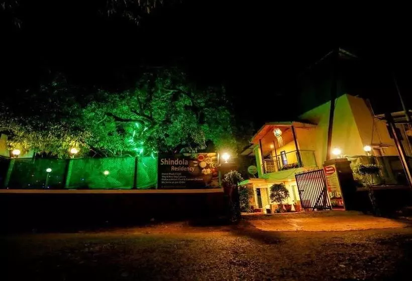 تختخواب و صبحانه Sp Seasons Resort