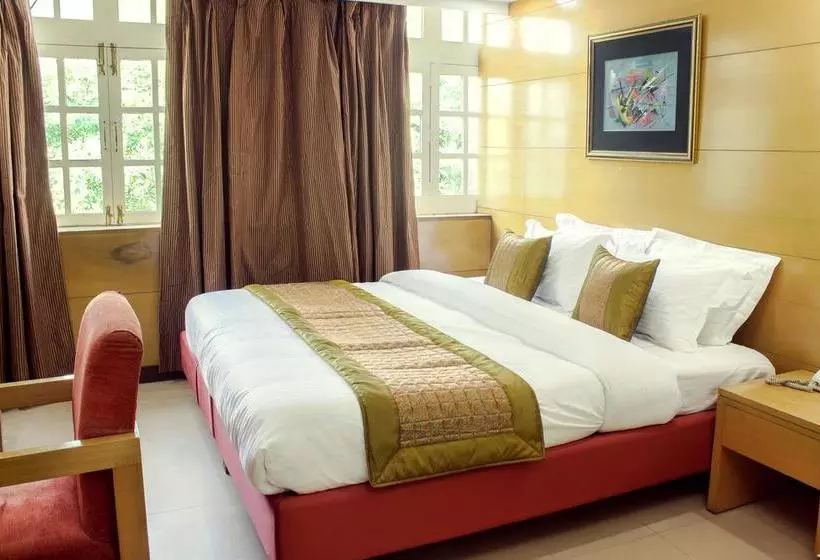 Fabhotel Daffodils Inn Connaught Place