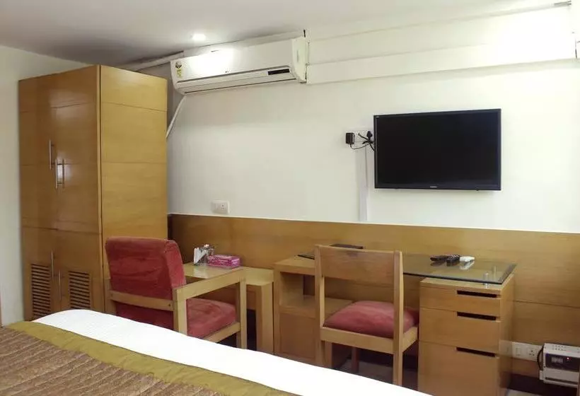Fabhotel Daffodils Inn Connaught Place