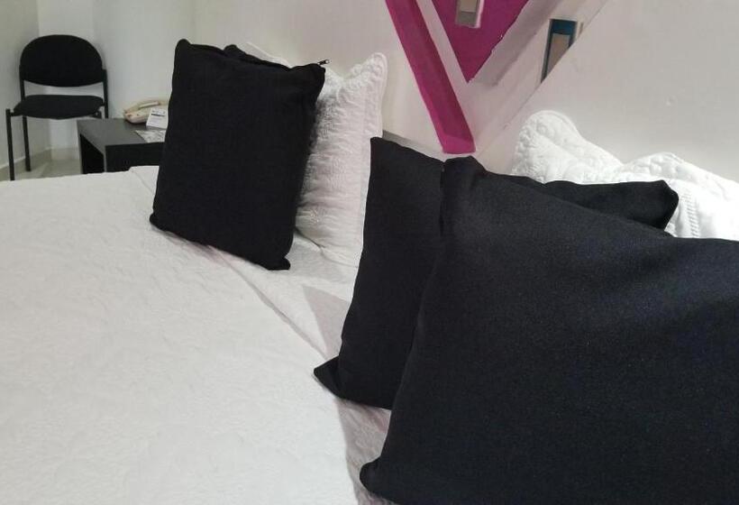 Hotel Dluxe & Suites