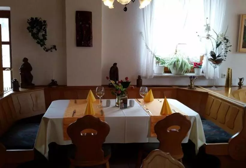 ホテル Gasthof Zum Döhlerwald