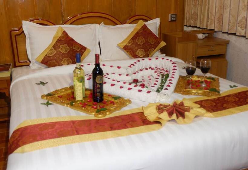 هتل Nan Htike Yadanar