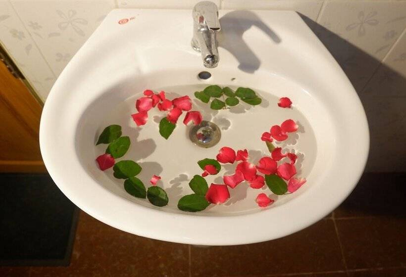 هتل Nan Htike Yadanar