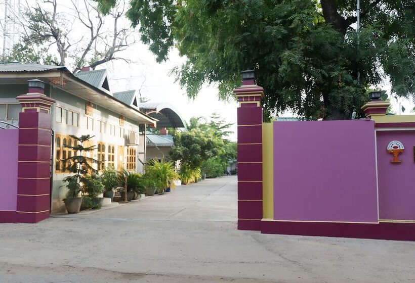 هتل Nan Htike Yadanar