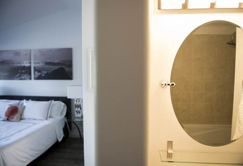 هتل The Francis Boutique Inn