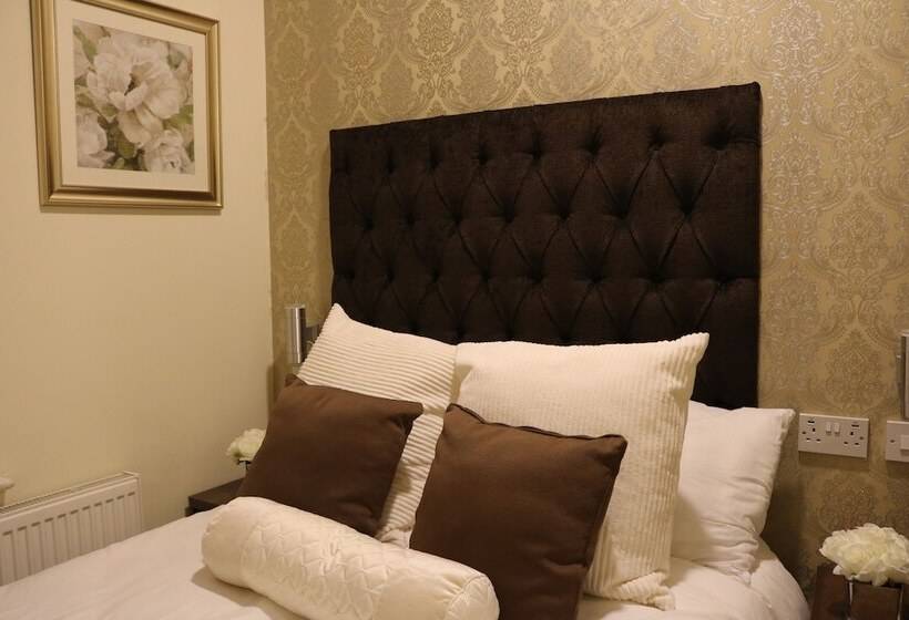 Отель Trivelles Seaforth