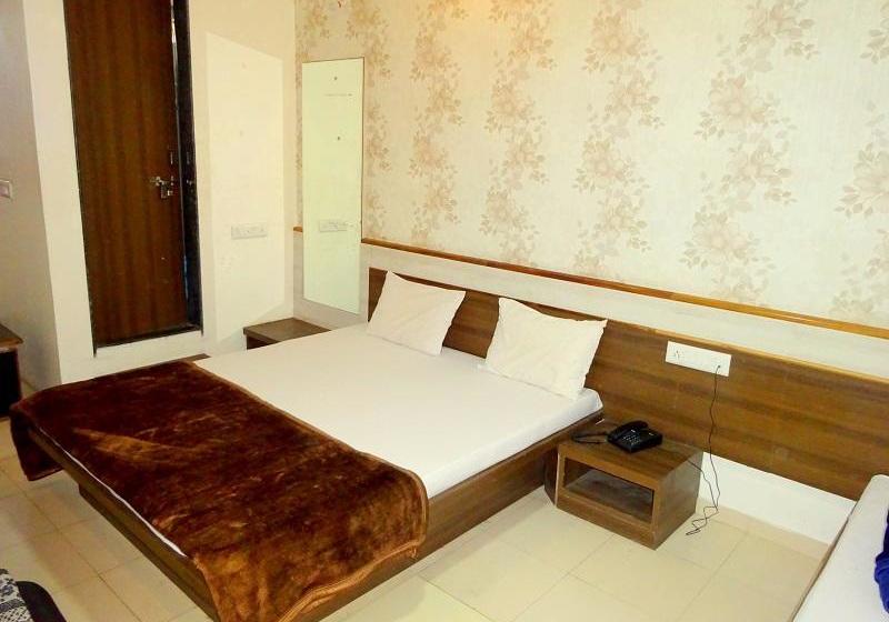 فندق Vibrant Gandhinagar