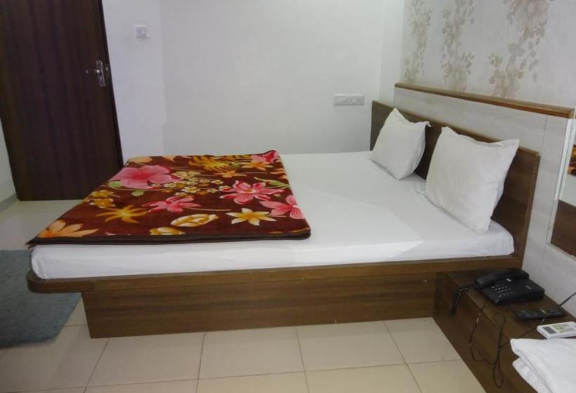 فندق Vibrant Gandhinagar