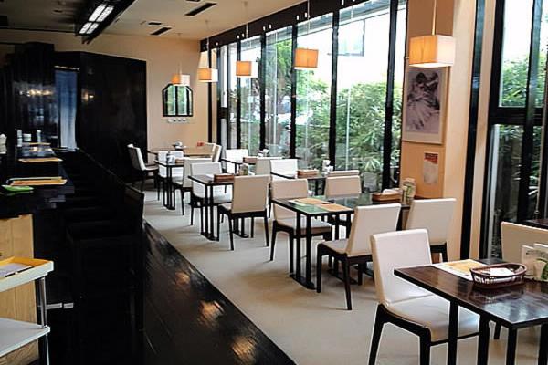 בית מלון כפרי Zurich Toho 2001