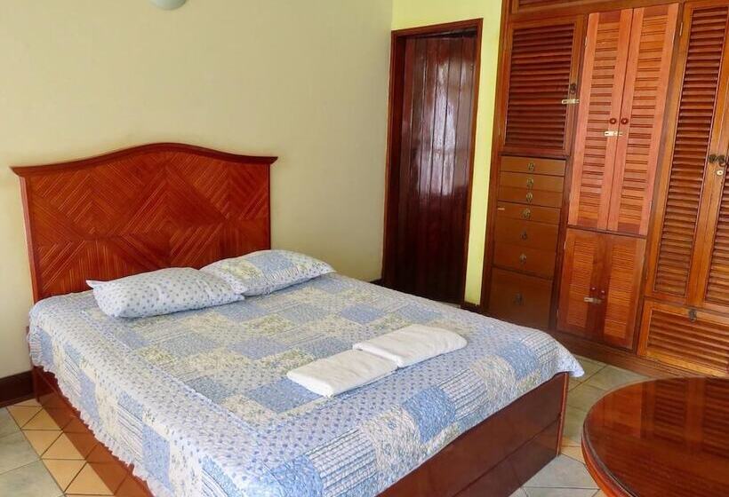 Amazonas Green Hostel