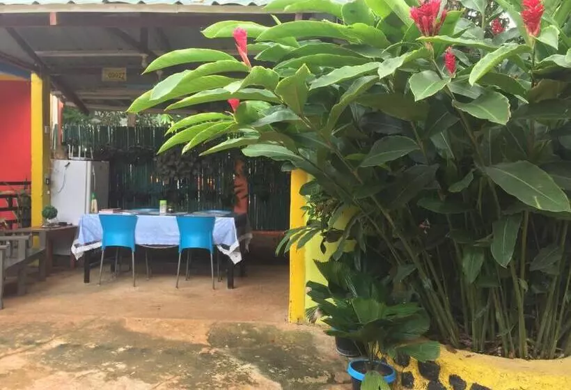 تختخواب و صبحانه Amelia Homestay