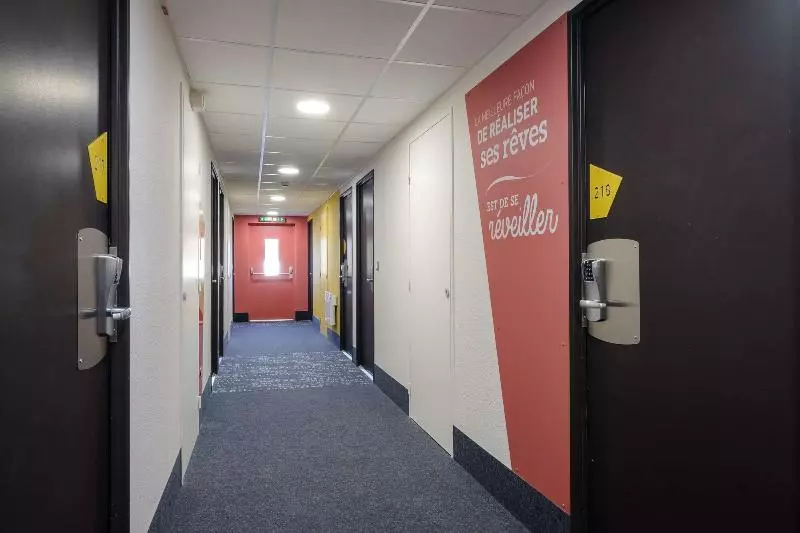 B&b Hotel Calais Centre St Pierre