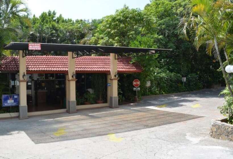 בית מלון כפרי La Hacienda