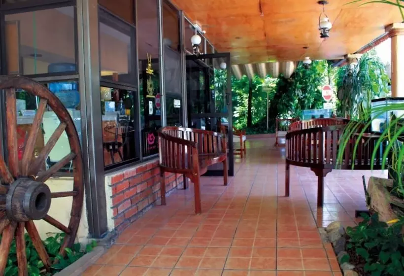هتل La Hacienda