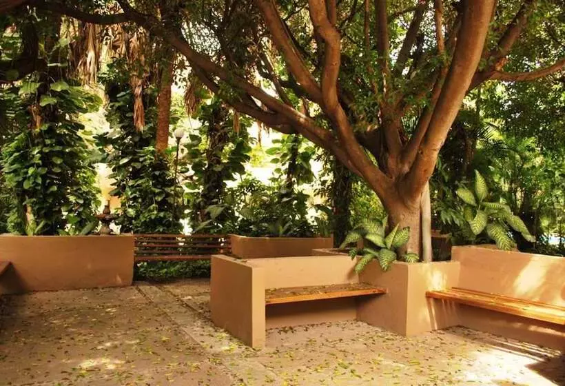 هتل La Hacienda