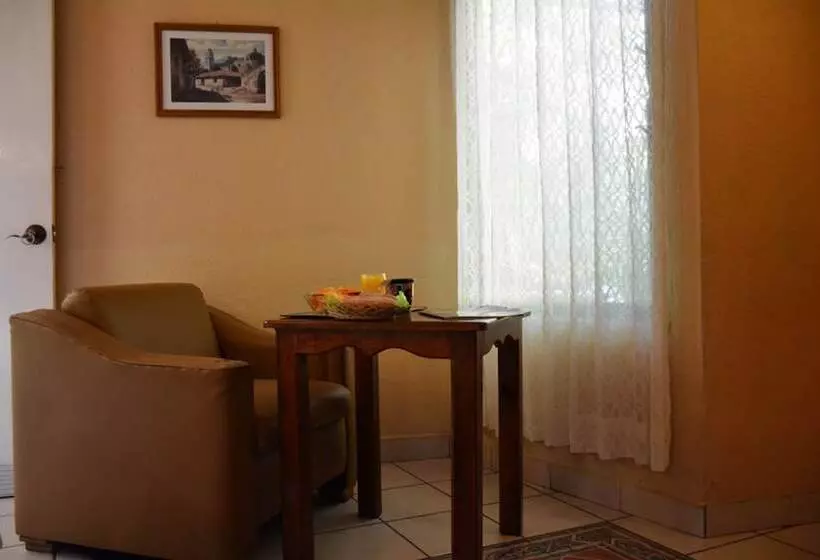 هتل La Hacienda