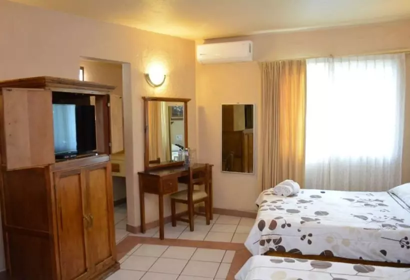 هتل La Hacienda