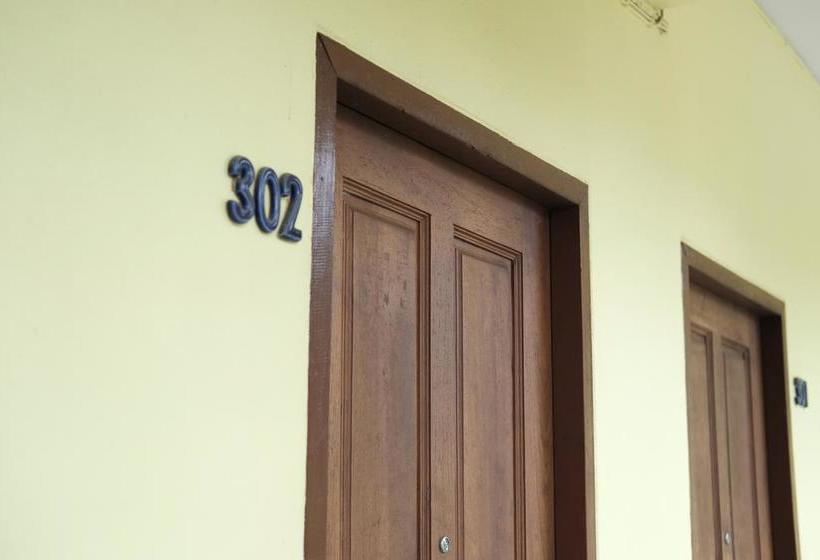 هتل Prasertsri Place