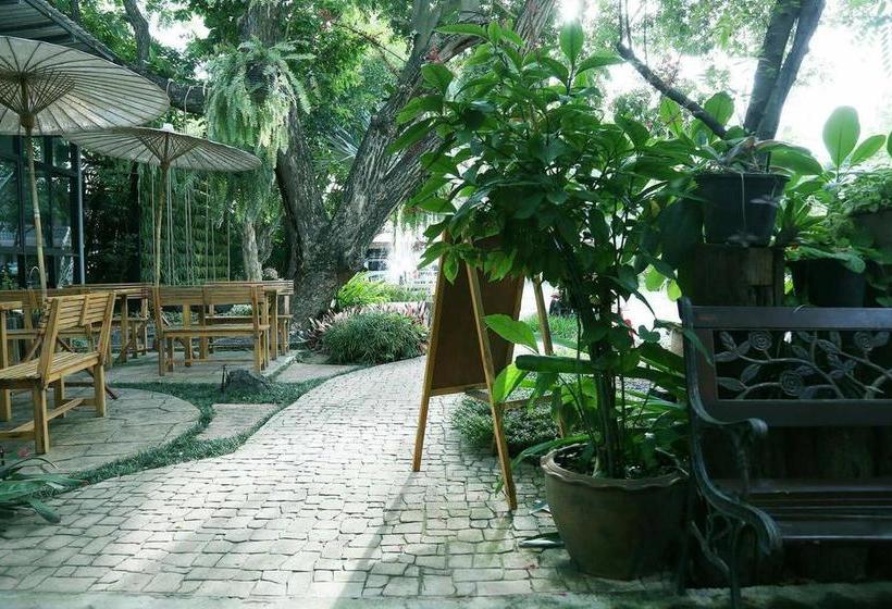 هتل Prasertsri Place