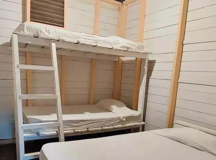 ユースホステル Puerto Viejo