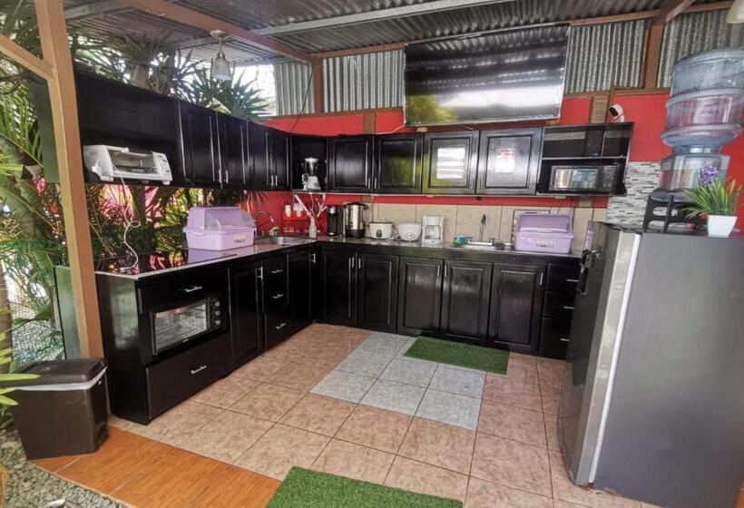 هاستل Puerto Viejo