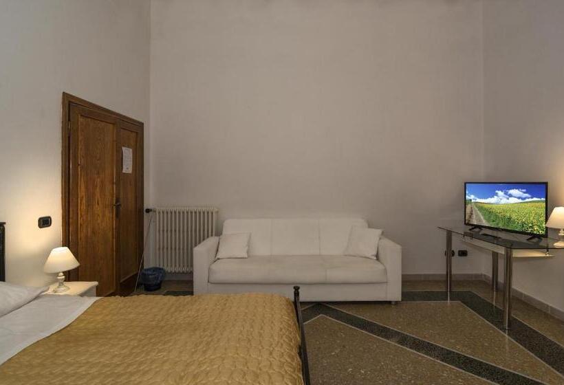 تختخواب و صبحانه Holiday Pisa Gare