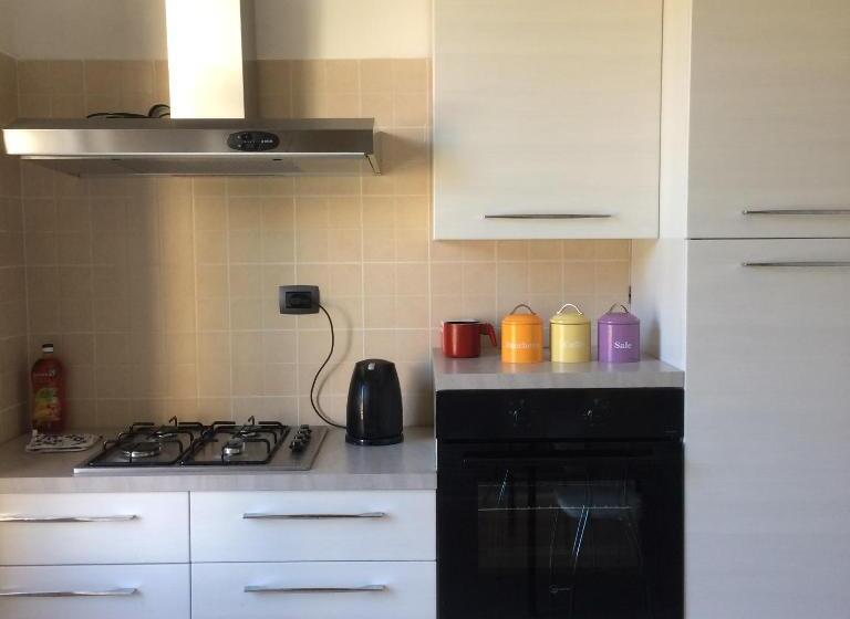 تختخواب و صبحانه Holiday Pisa Gare