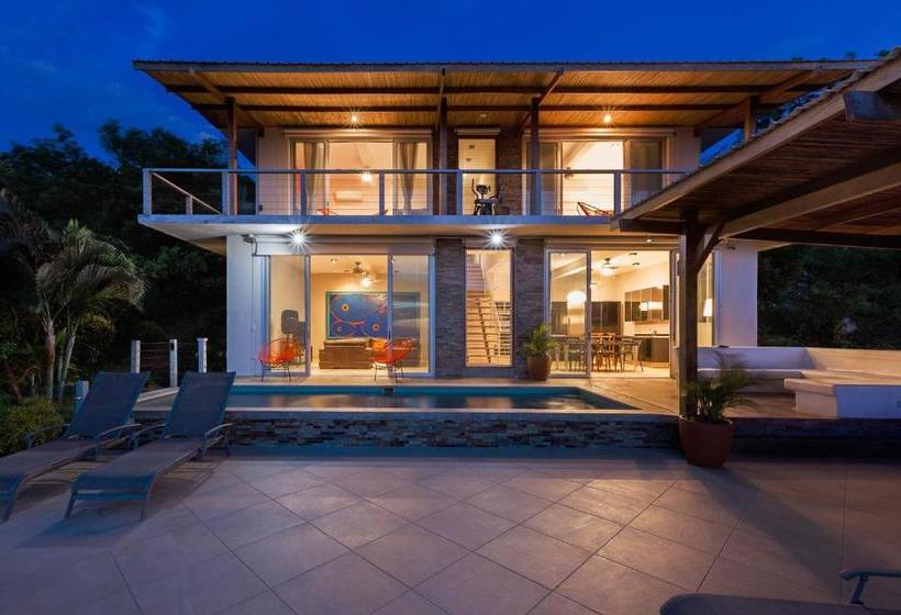 تختخواب و صبحانه Casa Chachacha