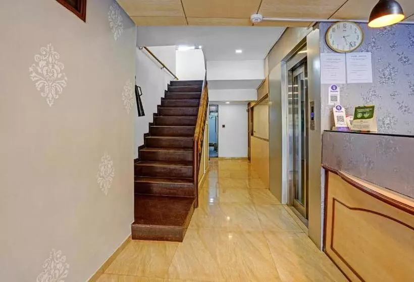 Itsy Hotels Aakash,100 Mts From Sardar Patel Stadium