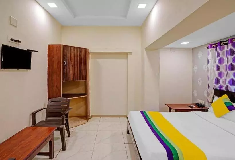 Itsy Hotels Aakash,100 Mts From Sardar Patel Stadium