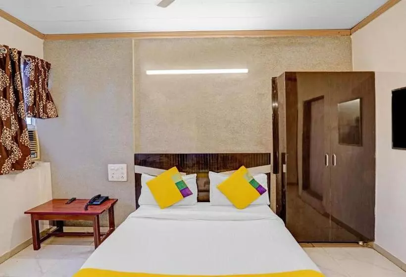 Itsy Hotels Aakash,100 Mts From Sardar Patel Stadium