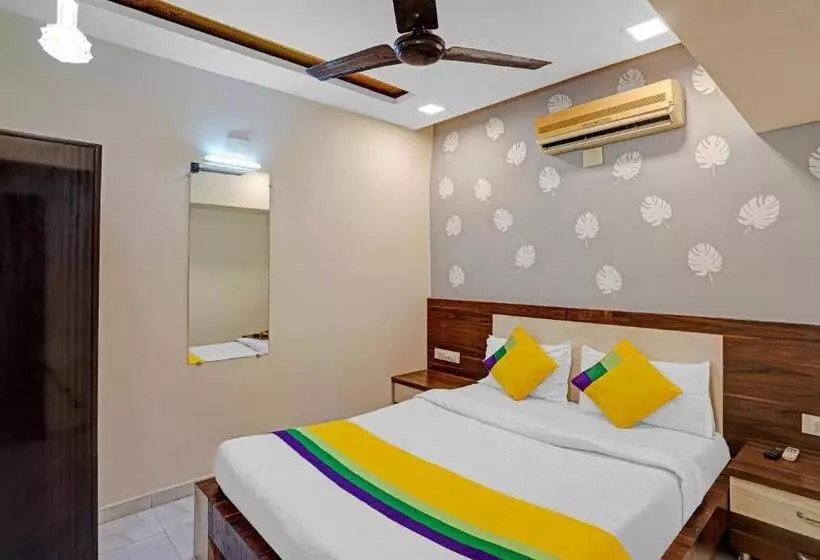 Itsy Hotels Aakash,100 Mts From Sardar Patel Stadium