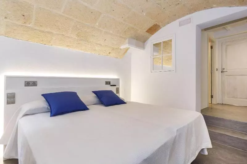 Petit Hotel 5 Fars