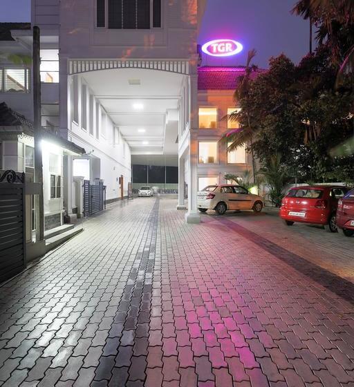 فندق Treebo Tgr Suites