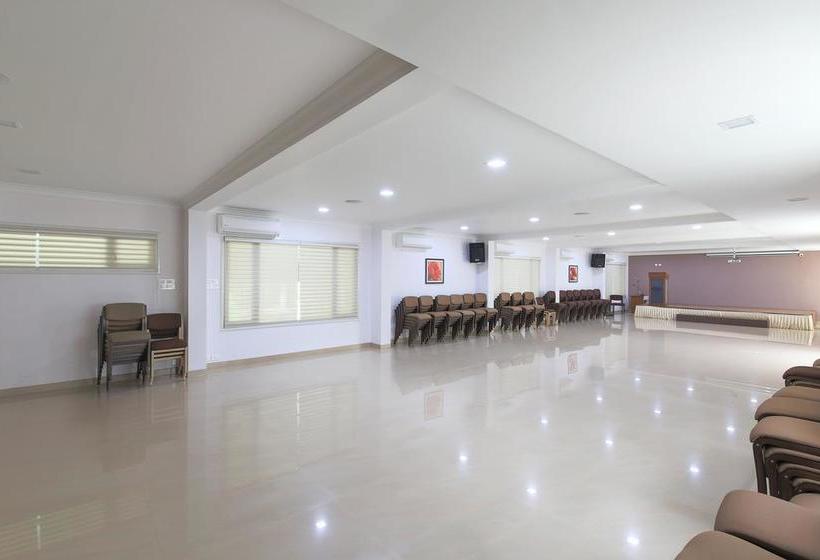 فندق Treebo Tgr Suites