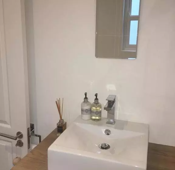 Houghton Estate B&b