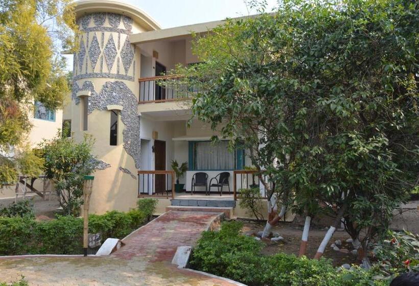 Acorn Hideaway Resort & Spa