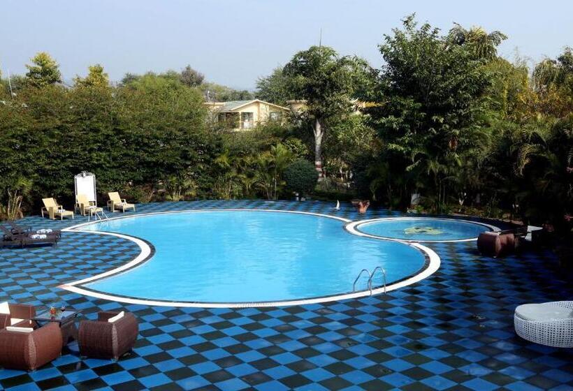 Acorn Hideaway Resort & Spa